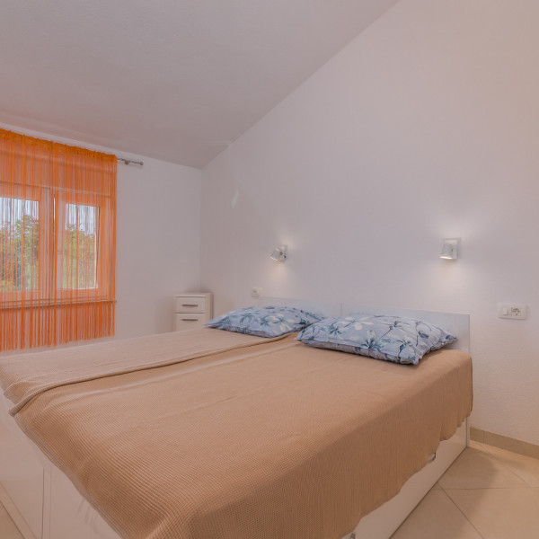 Sobe, Apartmani Ana, Paralela Tours Dobrinj