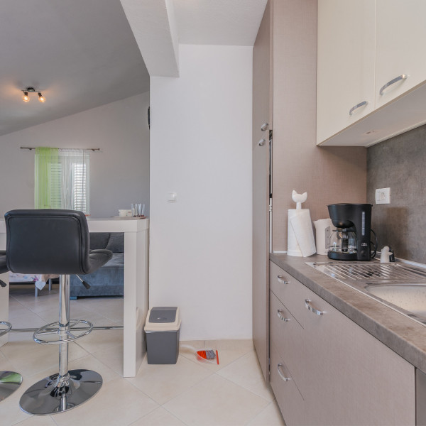Kuhinja, Apartmani Ana, Paralela Tours Dobrinj