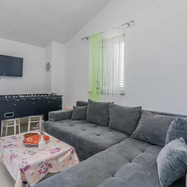 Dnevni boravak, Apartmani Ana, Paralela Tours Dobrinj