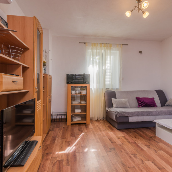 Dnevni boravak, Apartmani Ana, Paralela Tours Dobrinj