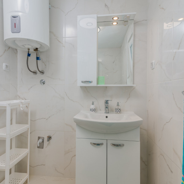 Kupaonica / wc, Apartmani Ana, Paralela Tours Dobrinj