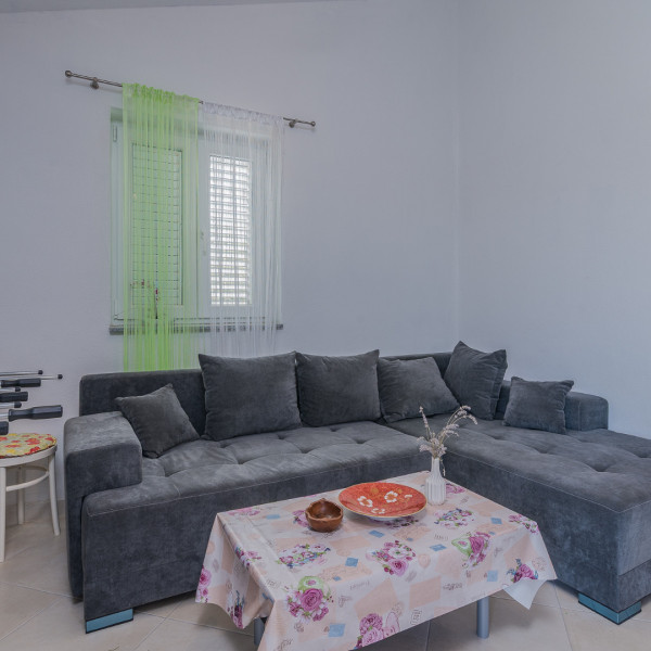 Dnevni boravak, Apartmani Ana, Paralela Tours Dobrinj