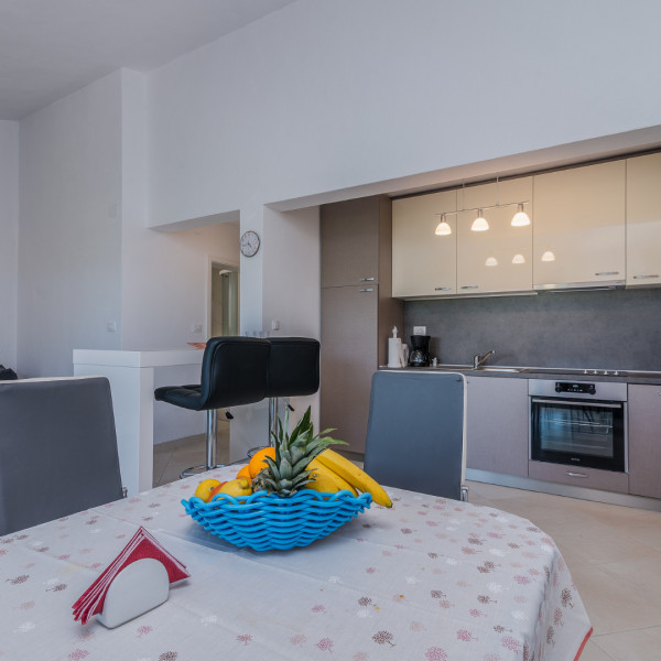 Kuhinja, Apartmani Ana, Paralela Tours Dobrinj