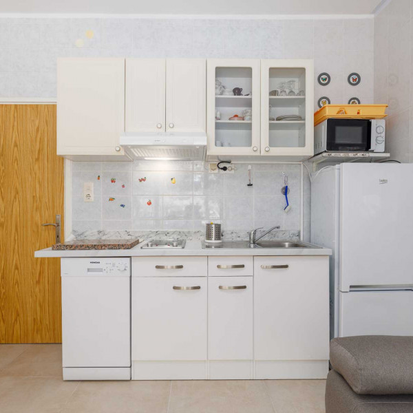 Küche, Apartmani Karla, Paralela Tours Dobrinj