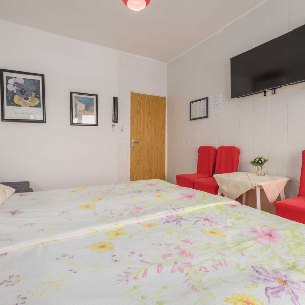 Zimmer, Apartmani Karla, Paralela Tours Dobrinj