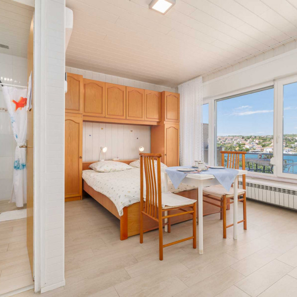 Zimmer, Apartmani Karla, Paralela Tours Dobrinj