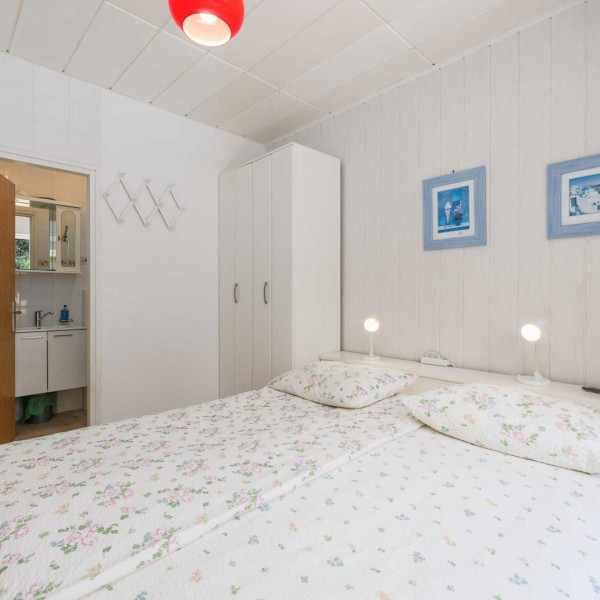 Zimmer, Apartmani Karla, Paralela Tours Dobrinj