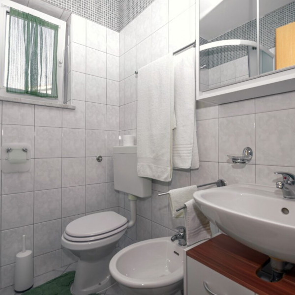 Kupaonica / wc, Kamenar 2, Paralela Tours Dobrinj