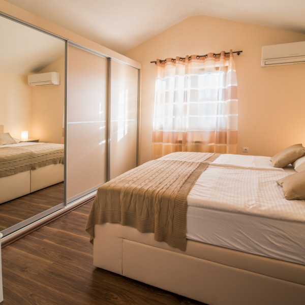 Bedrooms, Villa Marina, Paralela Tours Dobrinj