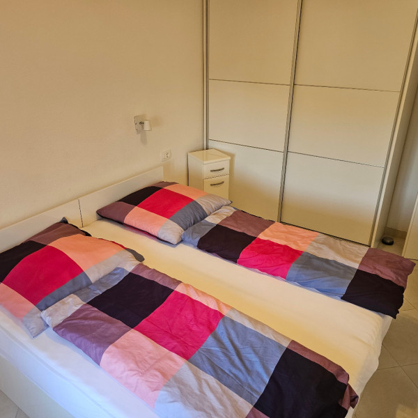Zimmer, Apartmani Ana, Paralela Tours Dobrinj